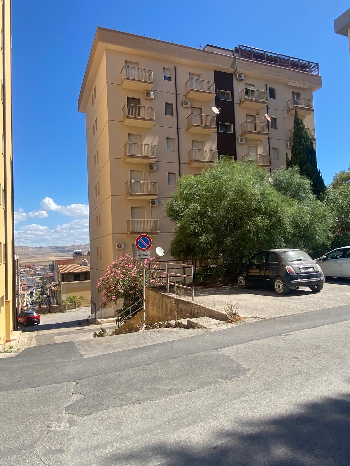 Spazioso e panoramico appartamento con garage via Benedetto Croce a Gela